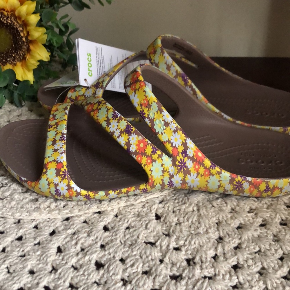CROCS Kadee II Retro Floral Daisy Sandal SIZE 10 - Picture 10 of 13